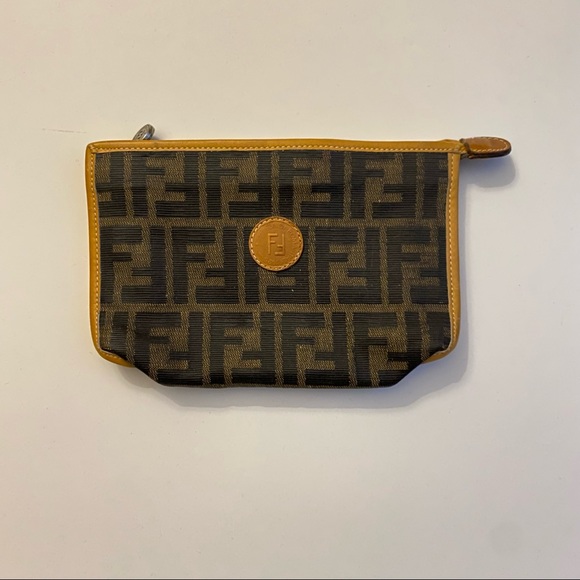 Vintage Fendi Wallet Clutch - Picture 4 of 14